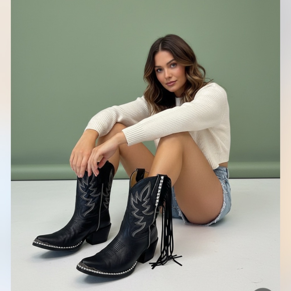 Idyllwind Custom Black Fringe w/Rhinestones, Heeled Short Boots
